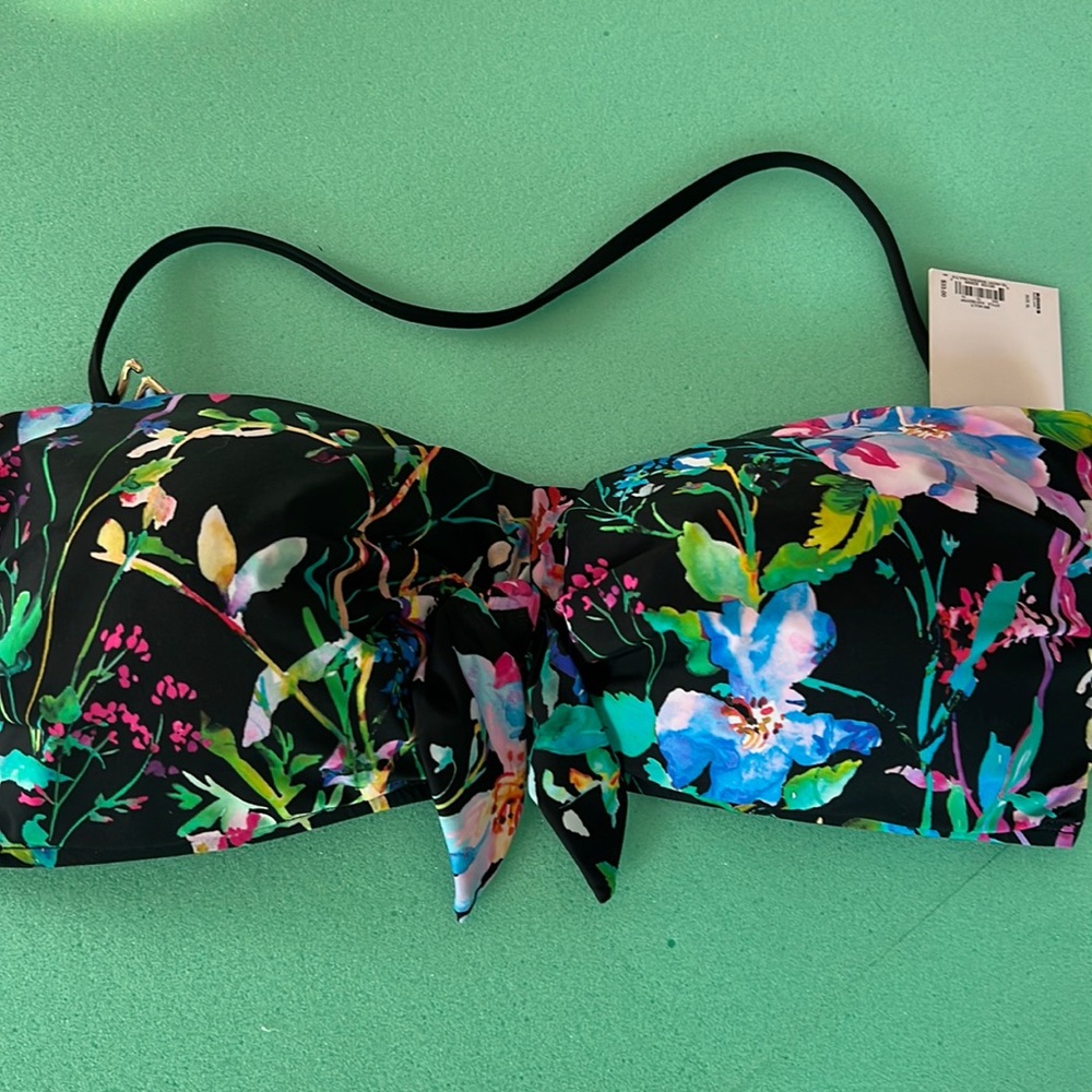 NWT Bikini Top xl